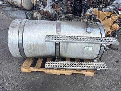 Volvo VNL Fuel Tank for a Volvo Truck VNL