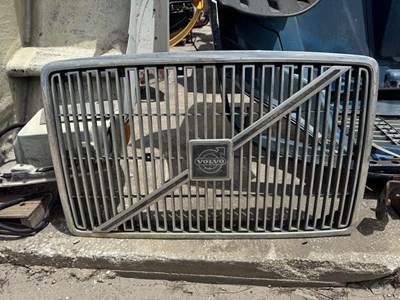 Volvo VNL Grille
