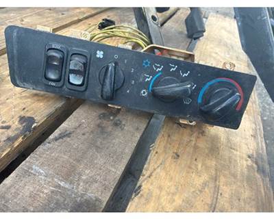 Freightliner Century Class 120 Heater / AC Temp Control for a Freightliner C120