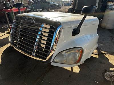 Freightliner Cascadia Hood