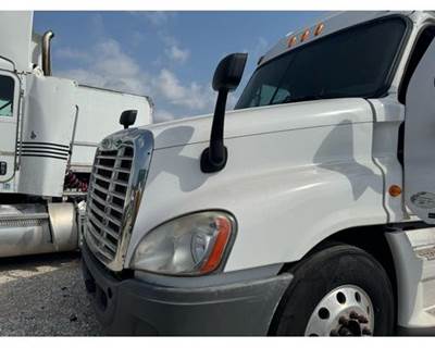 Freightliner Cascadia Hood