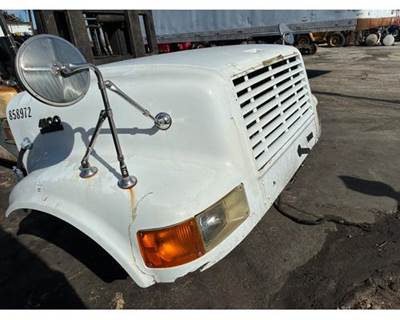 International Hood for a International 4900