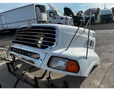 Sterling L9500 Hood for a Sterling Truck L9500 series