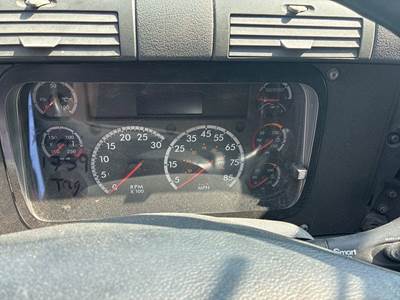 Freightliner Cascadia Instrument Panel Cluster