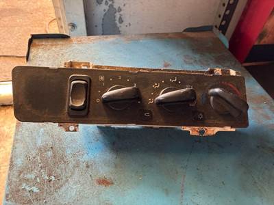 Freightliner Columbia Instrument Panel Cluster