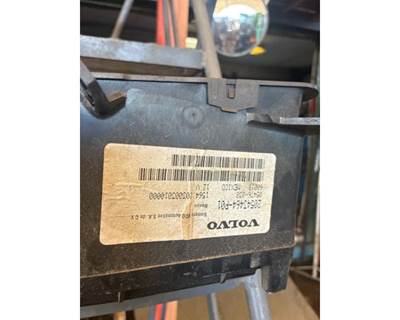 Volvo VNL Instrument Panel Cluster for a Volvo Truck VNL