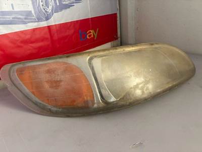 HEADLIGHT, BROKEN AROUND 
Peterbilt 337 Headlamp - P54-6010R 