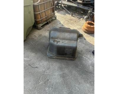 Used 2014 Volvo Dog House for Volvo Truck