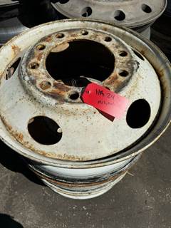 HUB PILOT 11R 24.5 Tire & Rim