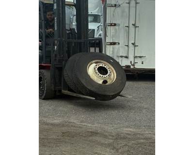 11R 22.5 STEEL WHEEL WITH TIRE 
