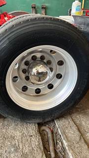 Volvo VNL Tire & Rim for a Volvo Truck VNL