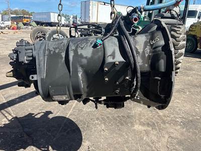 Fuller FM-15D310B-LST Transmission for a Peterbilt 386
