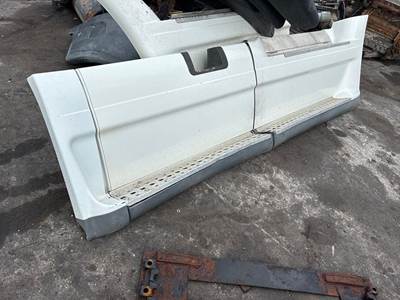 Freightliner Cascadia Truck Skirt