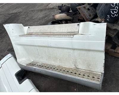 Freightliner Cascadia Truck Skirt