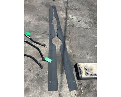 Freightliner Cascadia Truck Skirt