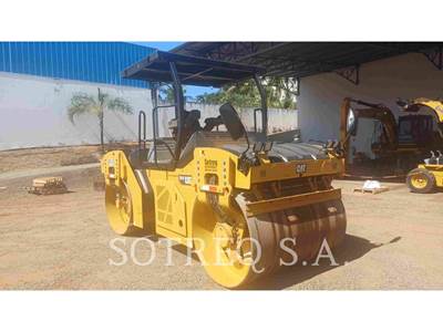 Caterpillar CB10 Smooth Drum Roller Compactor