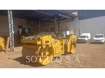 Caterpillar CB10 Smooth Drum Roller Compactor