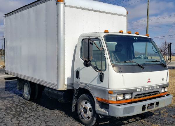 2003 Mitsubishi Mitsubishi Straight Box Truck - Morgan 14 FT Dry Box