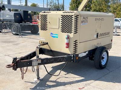 2015 Doosan P425/HP375WCU 425 CFM Towable Air Compressor Trailer Cummins bidadoo