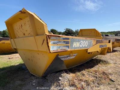 Komatsu HM300 Articulated Dump Truck Bed Attachment bidadoo