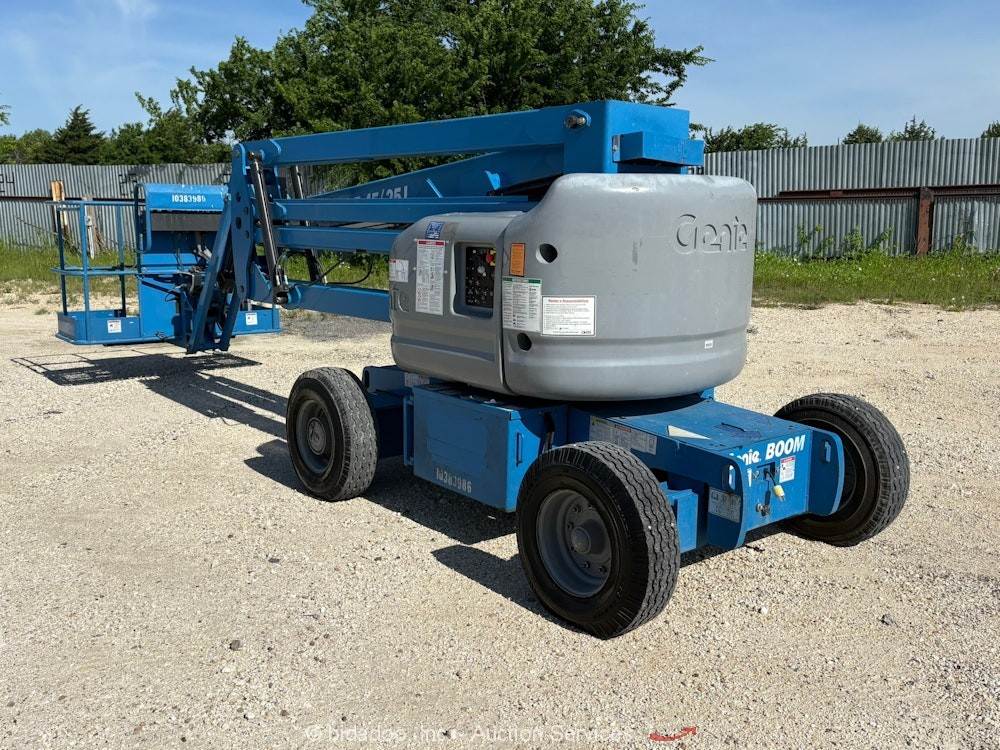 2015 Genie Z-45/25J 45' Bi-Energy Hybrid Articulating Boom Lift
