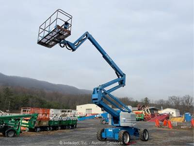 2014 Genie Z-60/34 60' 4WD Diesel Articulating Boom Lift Man Deutz bidadoo