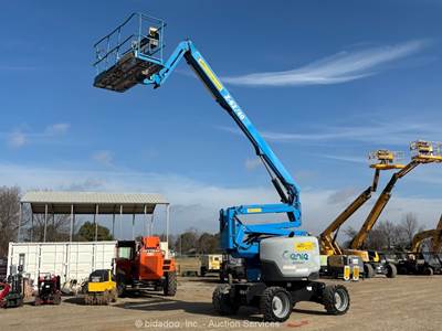 2017 Genie Z-62/40 62' 4WD Diesel Articulating Boom Lift Man Aerial bidadoo
