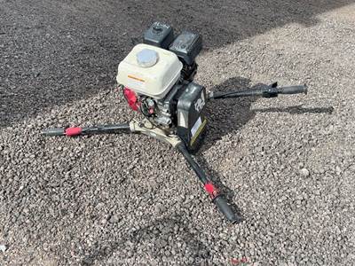 2000 Ground Hog C-71-5H Two-Man Post Hole Auger Digger Honda GX160 Gas bidadoo