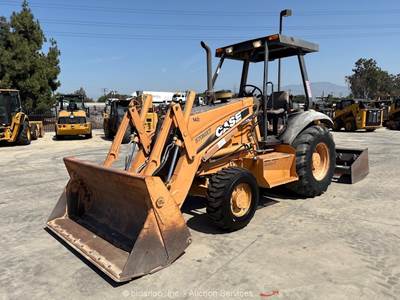 2010 Case 570M XT Skip Loader Bucket 4-In-1 Scraper Tractor  Box bidadoo