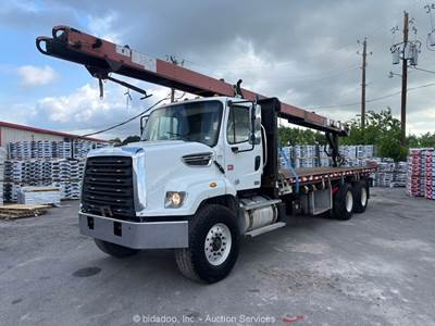 2015 FREIGHTLINER 108SD T/A 28' Flatbed Palfinger Roofing Conveyor Truck bidadoo