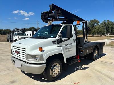 2003 GMC C5500 S/A Articulating Boom Lighting Flatbed Truck A/T A/C bidadoo