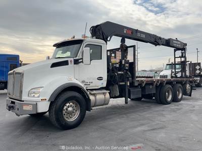 2018 Kenworth T880 Tri Axle Flatbed Crane Truck Tractor Knuckle Boom A/T bidadoo