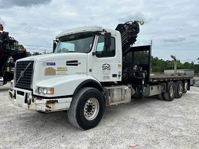 2015 Volvo VHD64B Tri/A Hiab Knuckle Boom Truck Flatbed Crane Semi A/T bidadoo