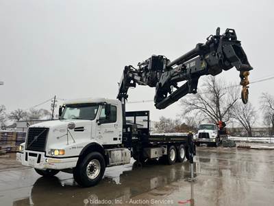 2019 Volvo VHD84B Tri/A Hiab Knuckle Boom Truck Flatbed Crane Semi A/T bidadoo