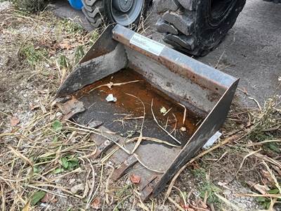 2023 Bobcat 36GP Bucket 36" Mini Skid Steer Toothed Bucket Attachment bidadoo