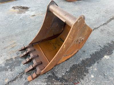 2010 CP 24030E 24" Excavator Digging Trenching 5 Tooth Bucket Attachment bidadoo