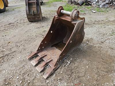 Caterpillar 30" Heavy Duty Equipment Excavator Bucket Attachment Part bidadoo