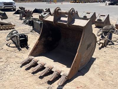 2023 Caterpillar 48BKT 48" Excavator Heavy Duty Digging  Bucket Deere bidadoo