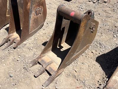 2019 Central Fabricators 18" Heavy Duty Equipment Bucket Attachment bidadoo