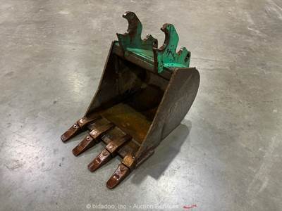 Kubota Excavator Backhoe Digging Bucket Heavy Equipment Attachment Tool bidadoo