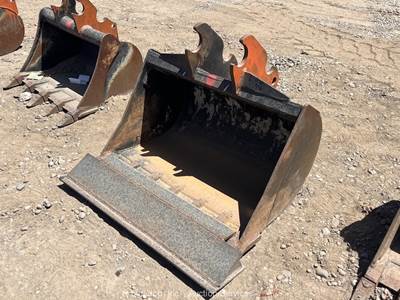 2019 Kubota 36" Heavy Duty Equipment Tractor Backhoe Bucket Attachment bidadoo