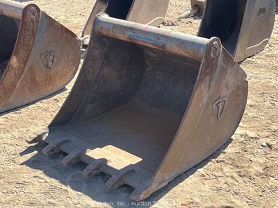 2020 Paladin 36" Heavy Duty Equipment Q/C Pin-On Bucket Attachment bidadoo