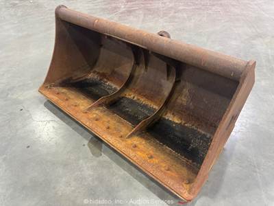 2017 Tag 7233QD 72" Cleanout Bucket Attachment Cutting Edge Tool bidadoo