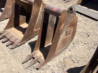 H&E 12" Heavy Duty Equipment Backhoe Excavator Q/C Bucket Attachment bidadoo