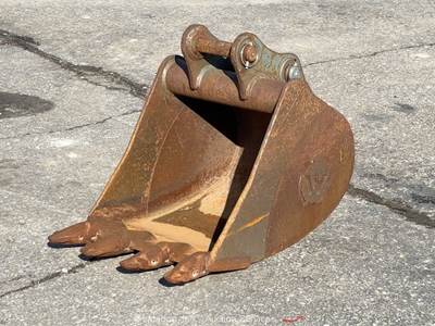 2019 Wacker Nueson 3503-38Z3 18" Mini Excavator Bucket Earth Moving Dirt bidadoo