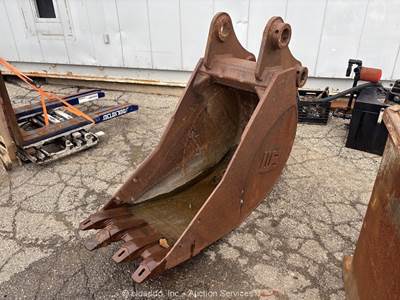 Werk-Brau 24" PC200 Hydraulic Excavator Digging Bucket Attachment bidadoo