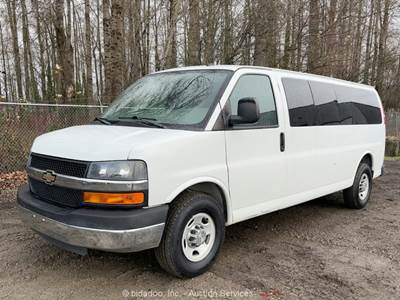 2015 Chevrolet EXPRESS 3500 15 Seat Passenger Transportation Bus Van V8 bidadoo
