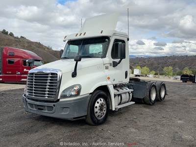 2017 Freightliner Cascadia T/A Semi Truck Tractor Day Cab Detroit A/T bidadoo