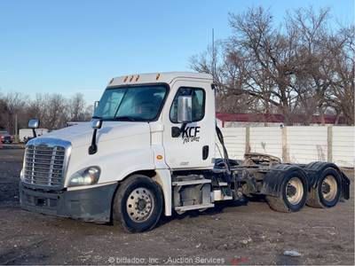 2020 Freightliner Cascadia T/A Day Cab Semi Truck Tractor DD13 PTO A/T bidadoo