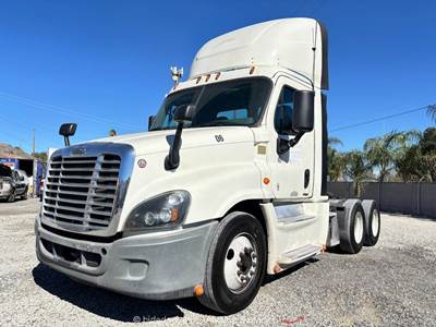 2016 Freightliner Cascadia T/A Day Cab Truck Tractor Detroit DD15 A/T bidadoo
